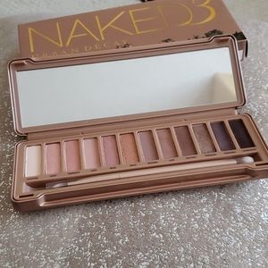 Swatched Urban Decay Naked 3